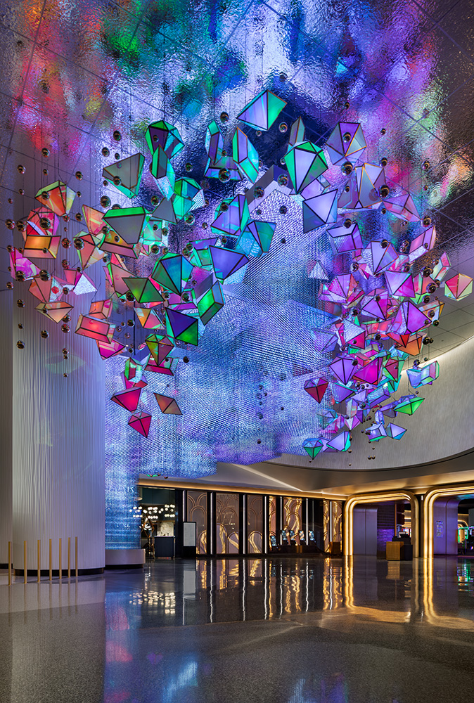 Centerpiece, multicolor expression